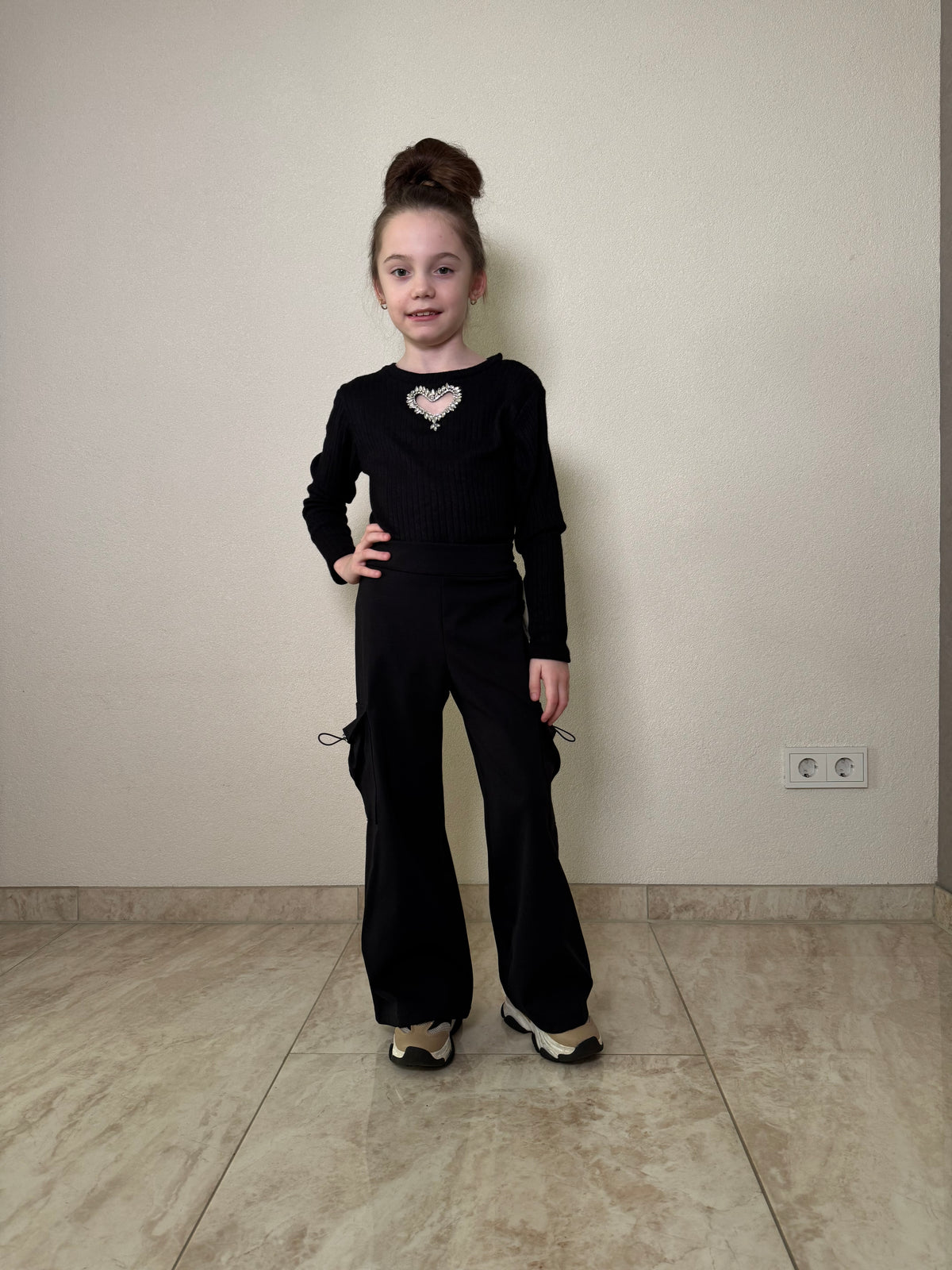 Meisjes Rib Top met Hartdetail – Zwart – foto 2